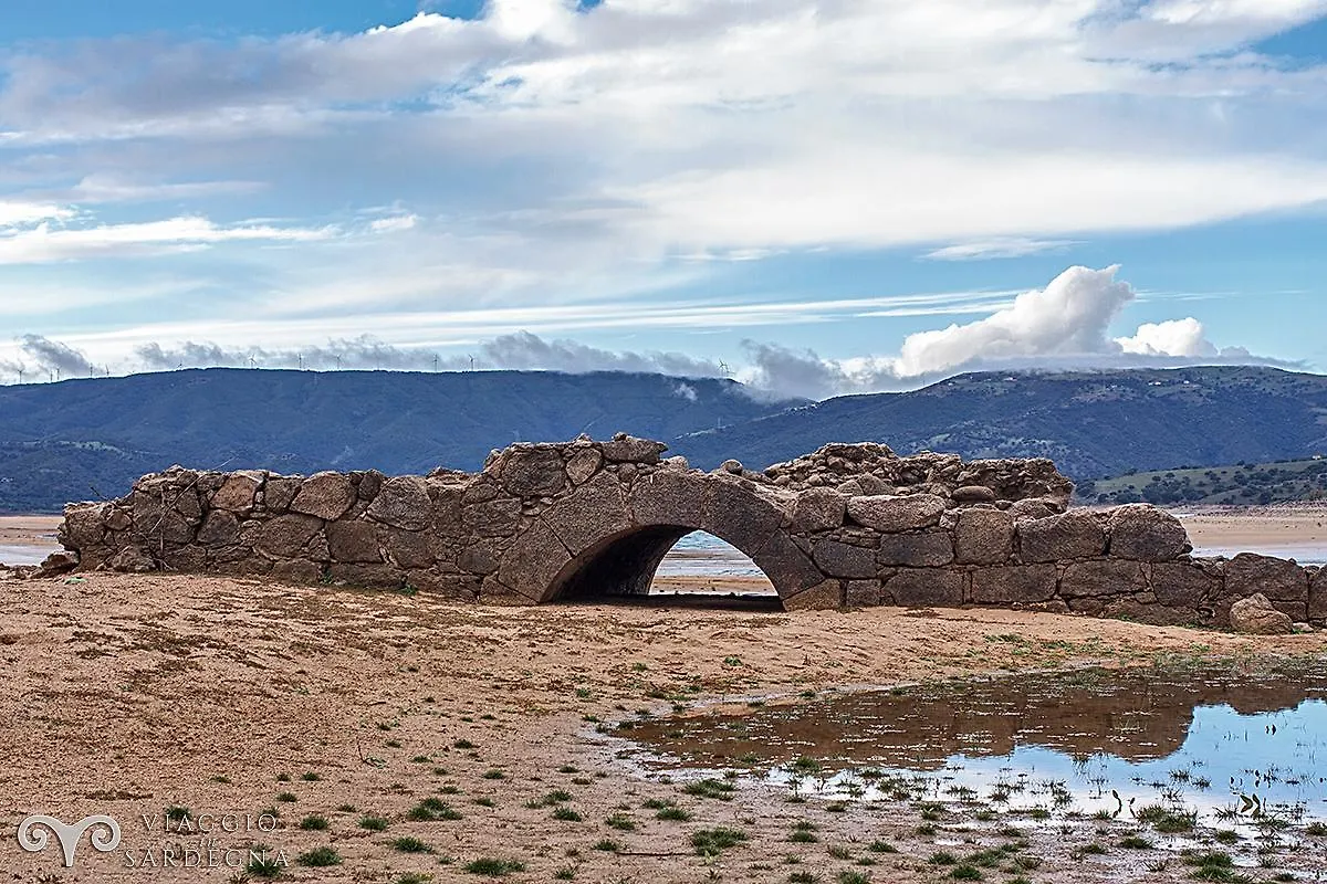 Il Nuraghe del lago Coghinas Oschiri