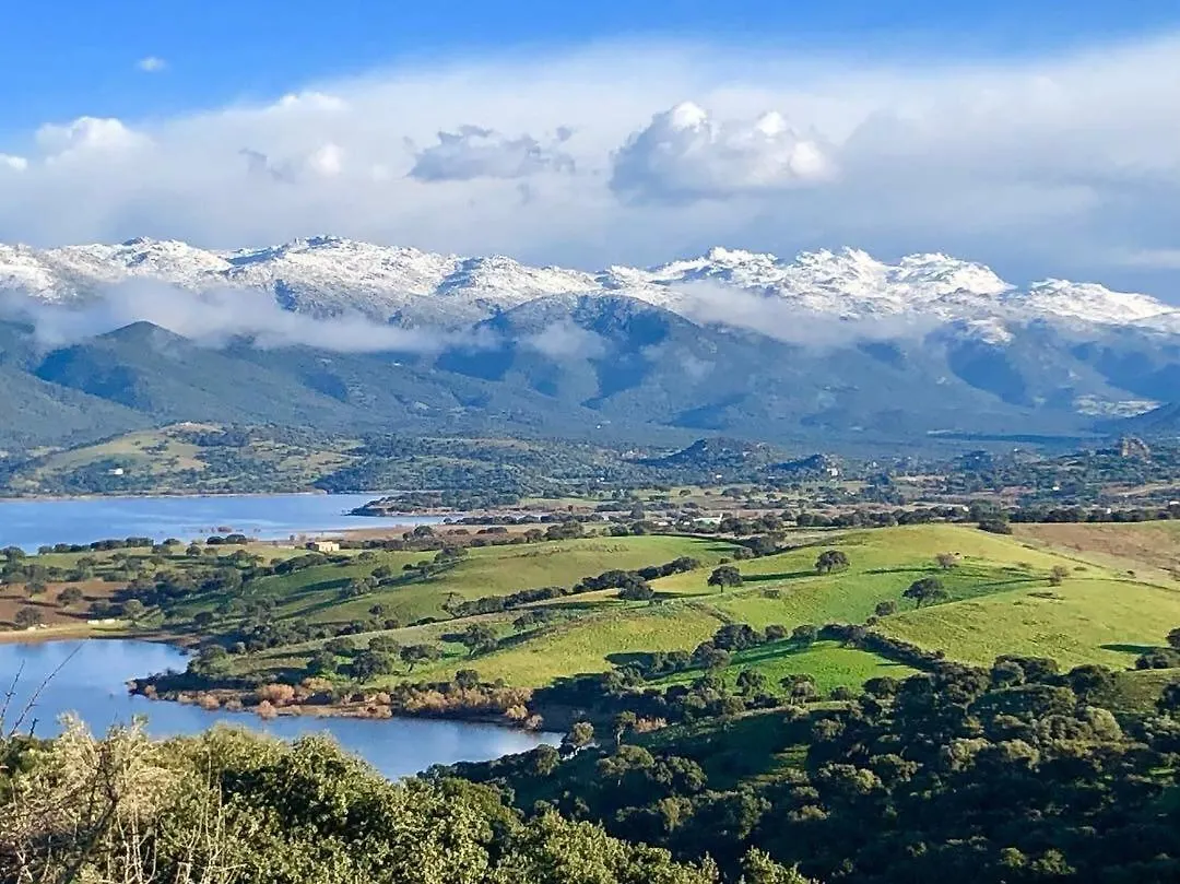 Il Nuraghe Del Lago Coghinas Oschiri